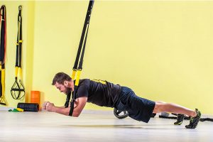 תרגיל פלאנק עם TRX