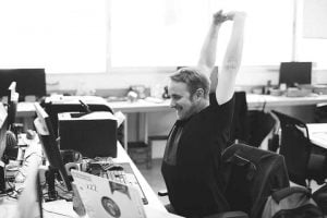 איש הייטק עושה מתיחות